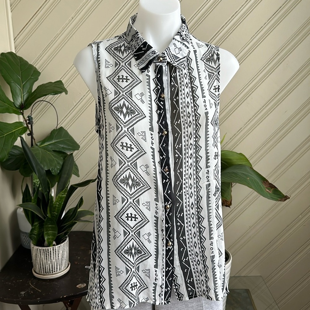 Tribal Print Sleeveless Tank Size Large - Picture 3 of 8